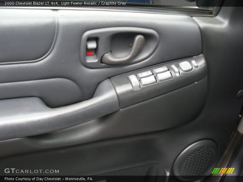 Light Pewter Metallic / Graphite Gray 2000 Chevrolet Blazer LT 4x4