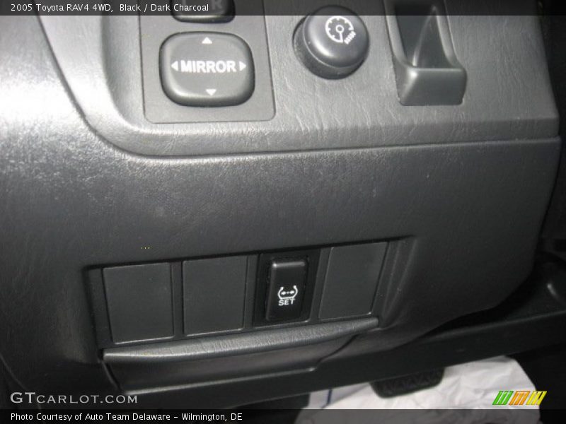 Black / Dark Charcoal 2005 Toyota RAV4 4WD