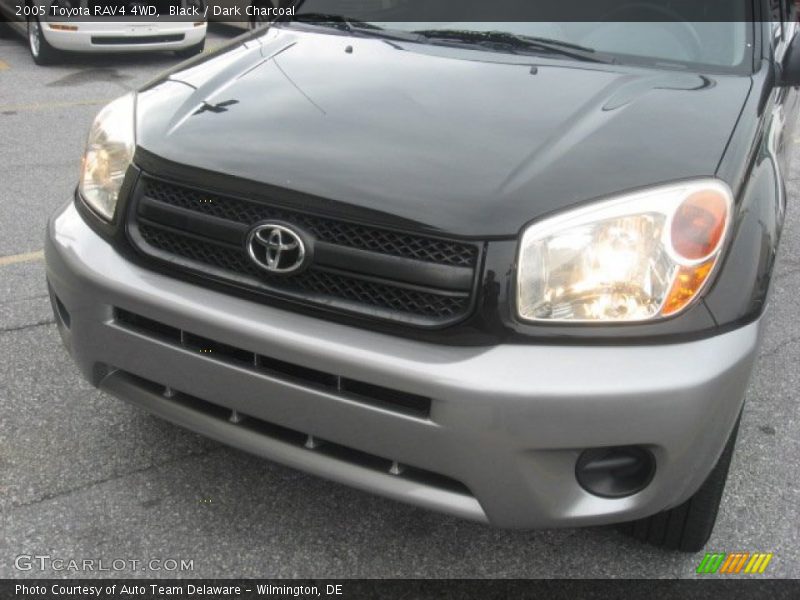 Black / Dark Charcoal 2005 Toyota RAV4 4WD