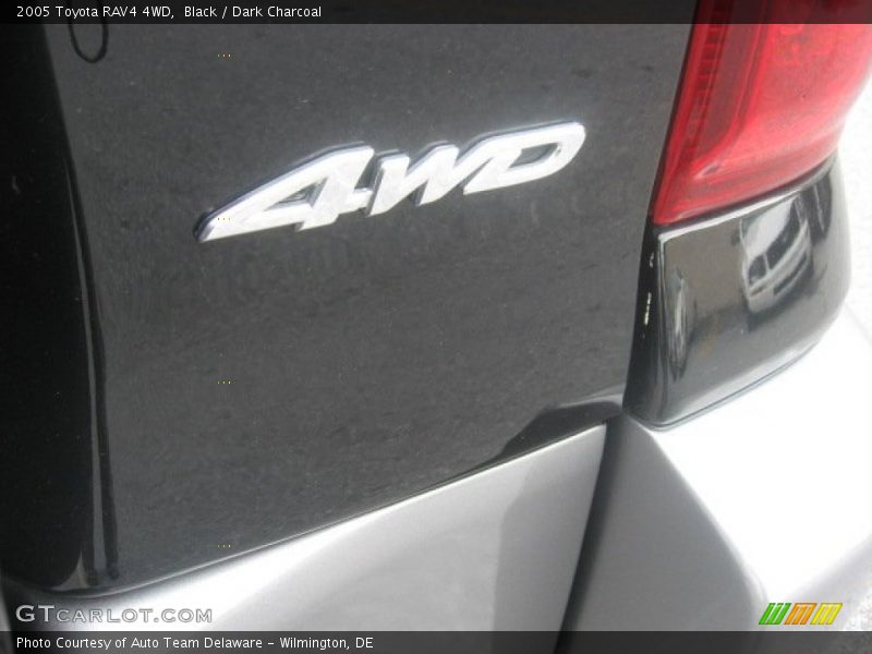 Black / Dark Charcoal 2005 Toyota RAV4 4WD