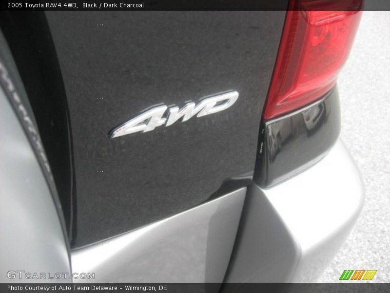 Black / Dark Charcoal 2005 Toyota RAV4 4WD
