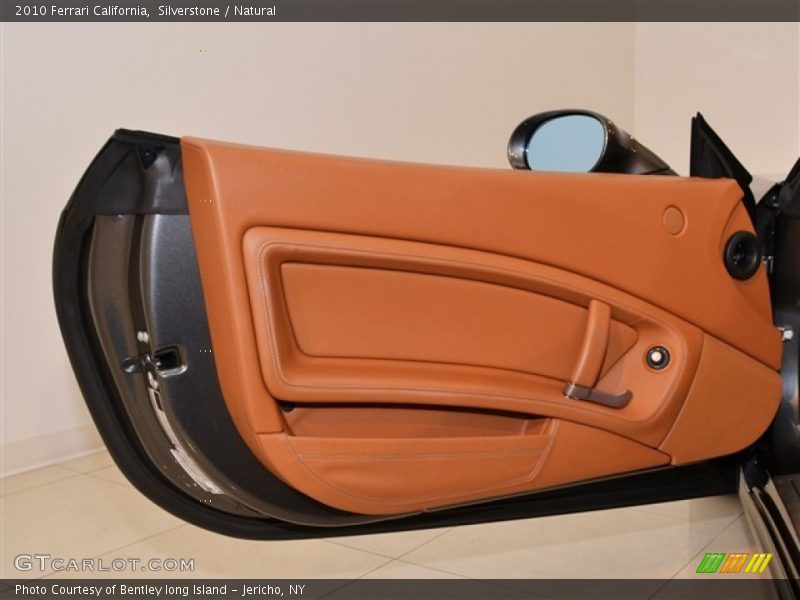 Door Panel of 2010 California 