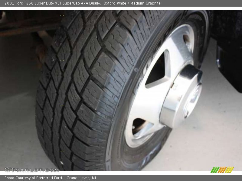 Oxford White / Medium Graphite 2001 Ford F350 Super Duty XLT SuperCab 4x4 Dually