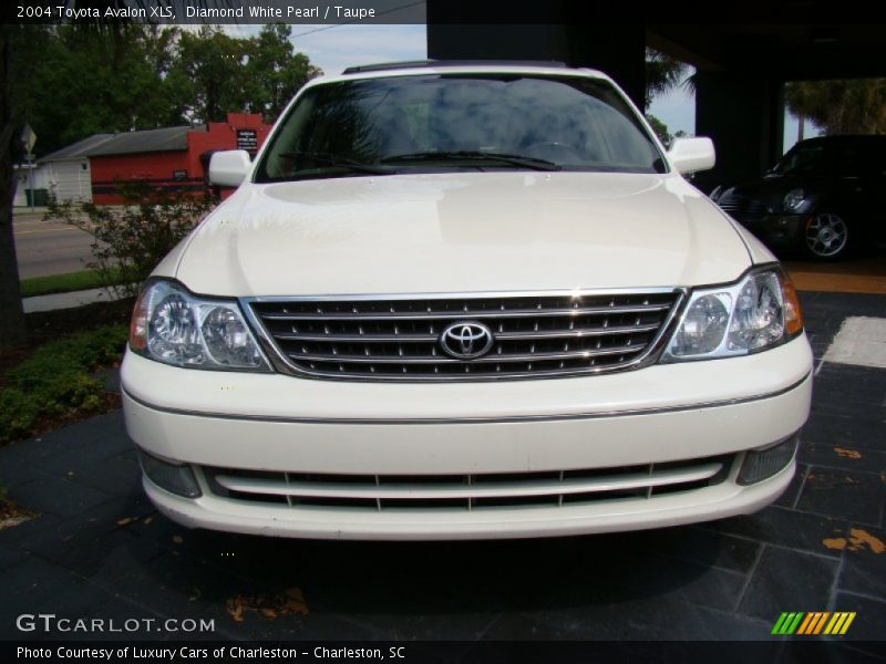 Diamond White Pearl / Taupe 2004 Toyota Avalon XLS