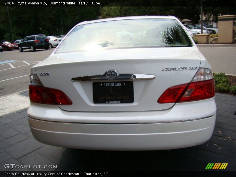 Diamond White Pearl / Taupe 2004 Toyota Avalon XLS