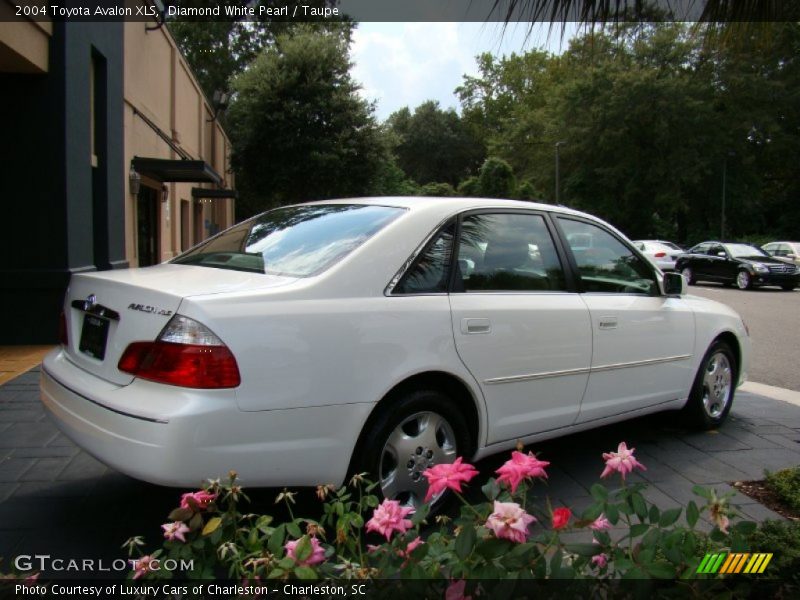 Diamond White Pearl / Taupe 2004 Toyota Avalon XLS