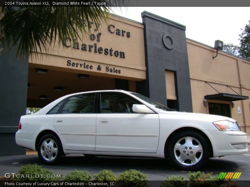 Diamond White Pearl / Taupe 2004 Toyota Avalon XLS