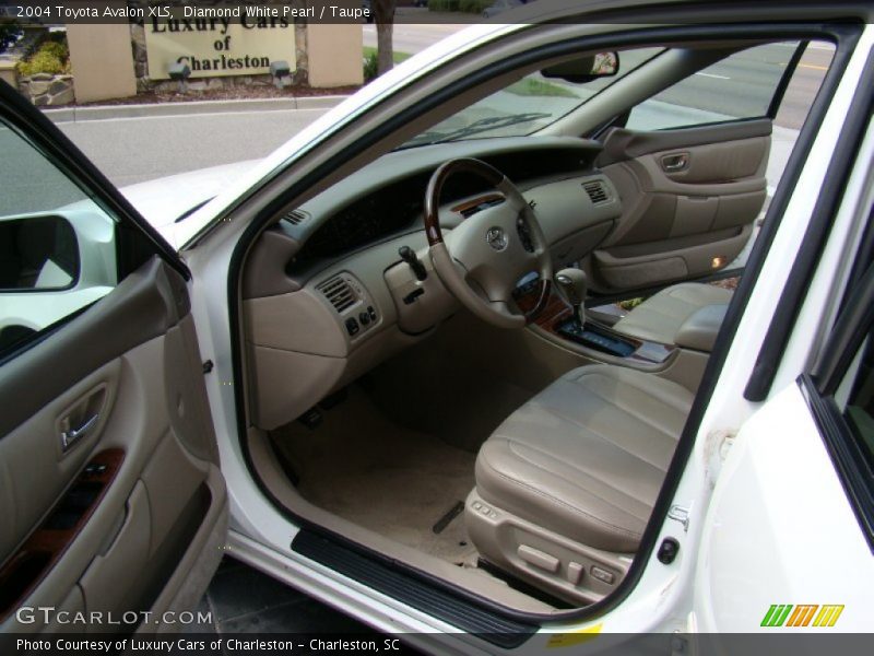 Diamond White Pearl / Taupe 2004 Toyota Avalon XLS