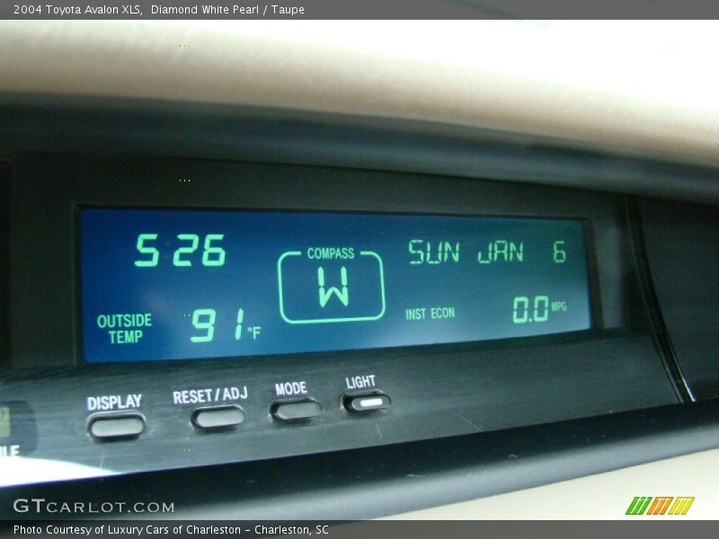 Diamond White Pearl / Taupe 2004 Toyota Avalon XLS