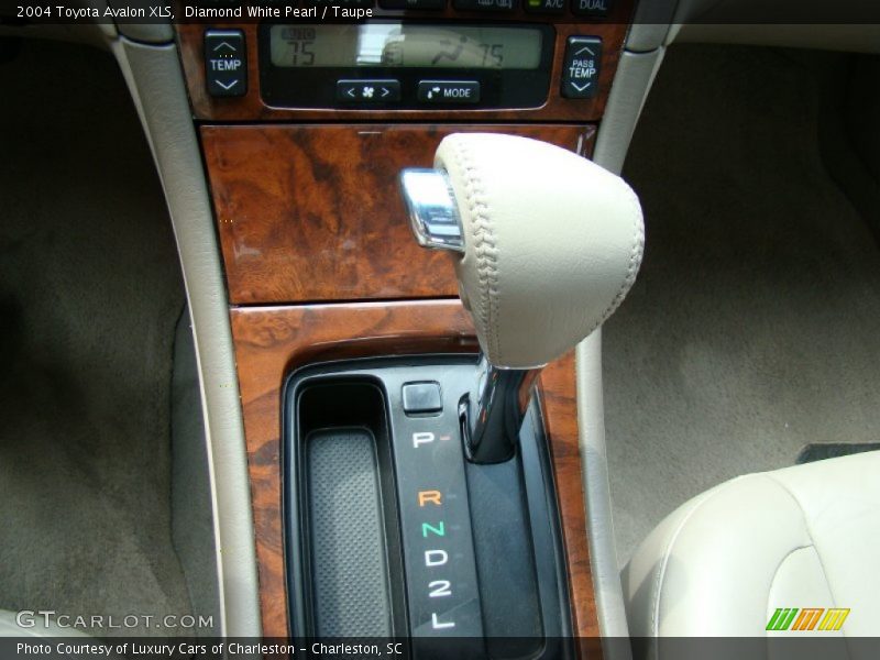 Diamond White Pearl / Taupe 2004 Toyota Avalon XLS