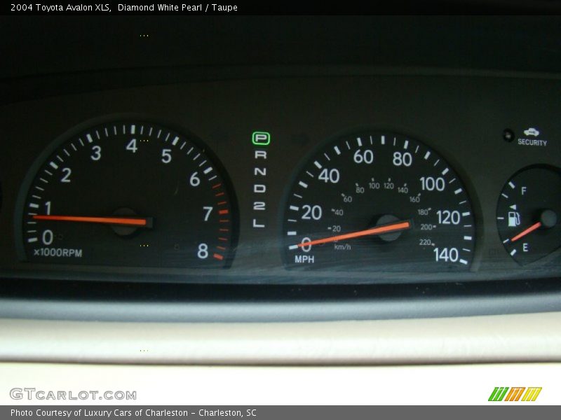 Diamond White Pearl / Taupe 2004 Toyota Avalon XLS