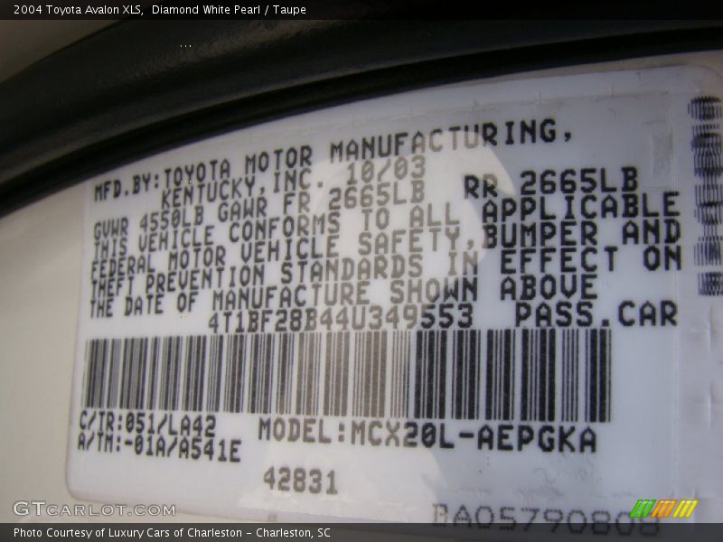 Diamond White Pearl / Taupe 2004 Toyota Avalon XLS