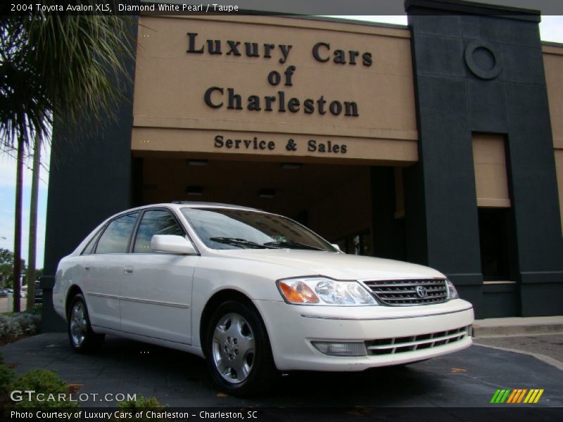 Diamond White Pearl / Taupe 2004 Toyota Avalon XLS