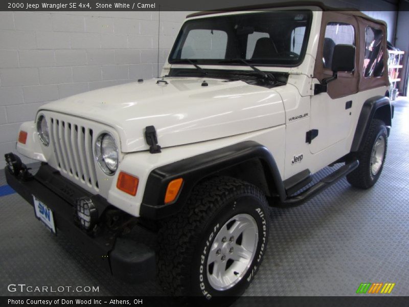Stone White / Camel 2000 Jeep Wrangler SE 4x4