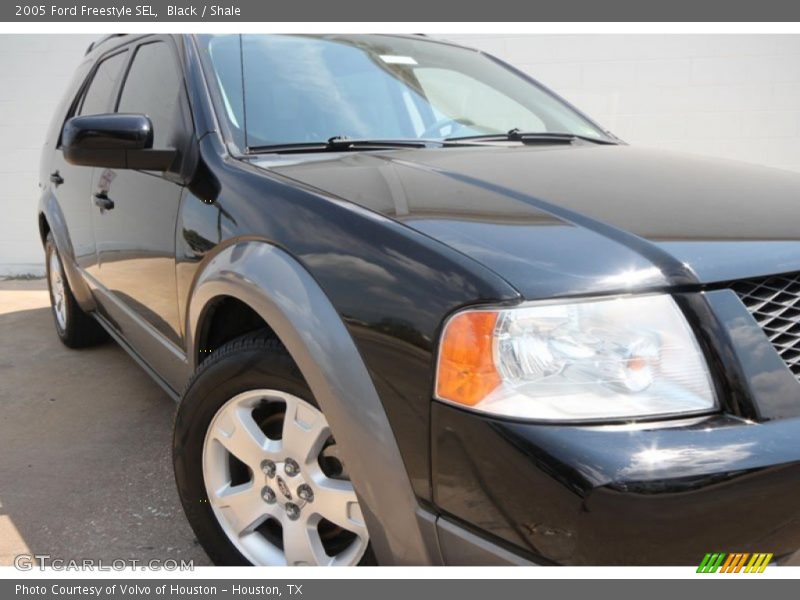 Black / Shale 2005 Ford Freestyle SEL