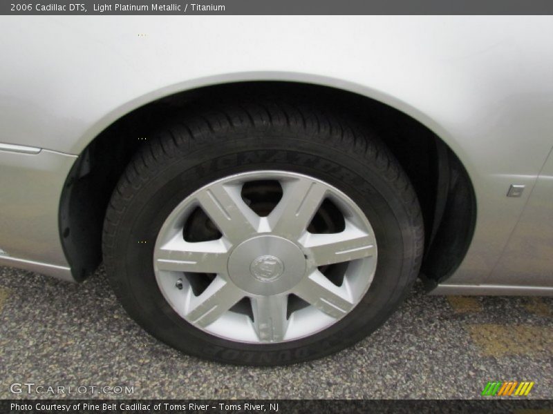 Light Platinum Metallic / Titanium 2006 Cadillac DTS