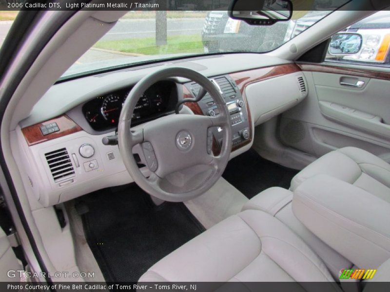 Light Platinum Metallic / Titanium 2006 Cadillac DTS