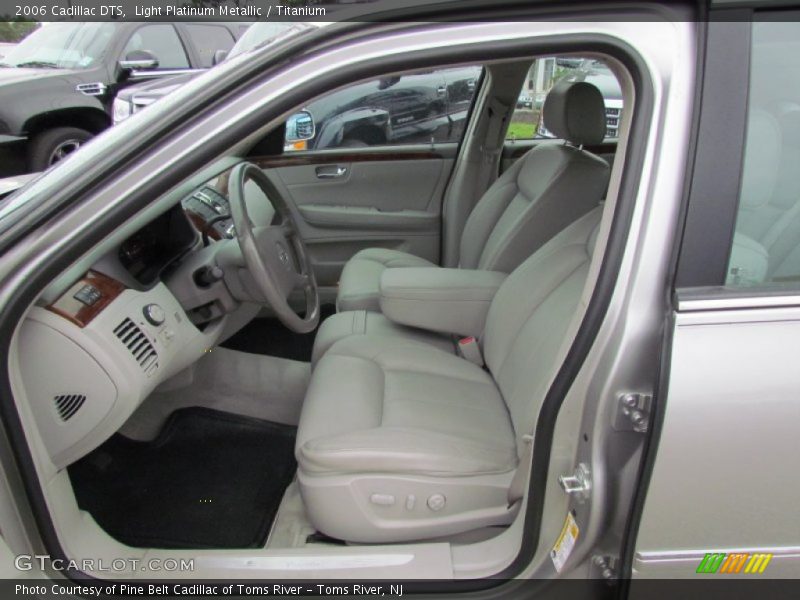 Light Platinum Metallic / Titanium 2006 Cadillac DTS