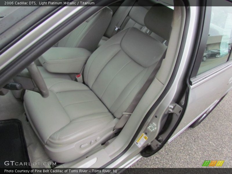 Light Platinum Metallic / Titanium 2006 Cadillac DTS