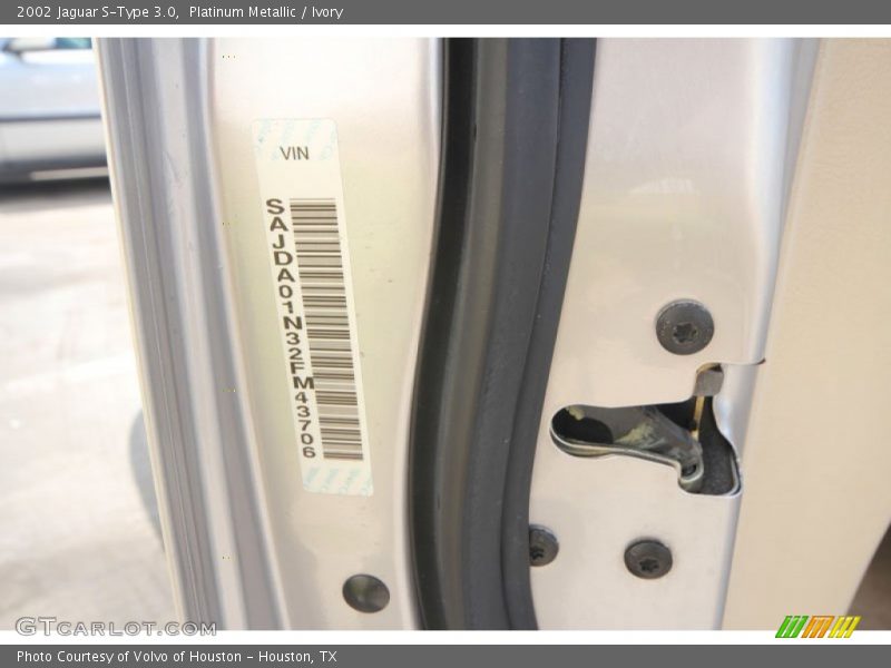 Platinum Metallic / Ivory 2002 Jaguar S-Type 3.0