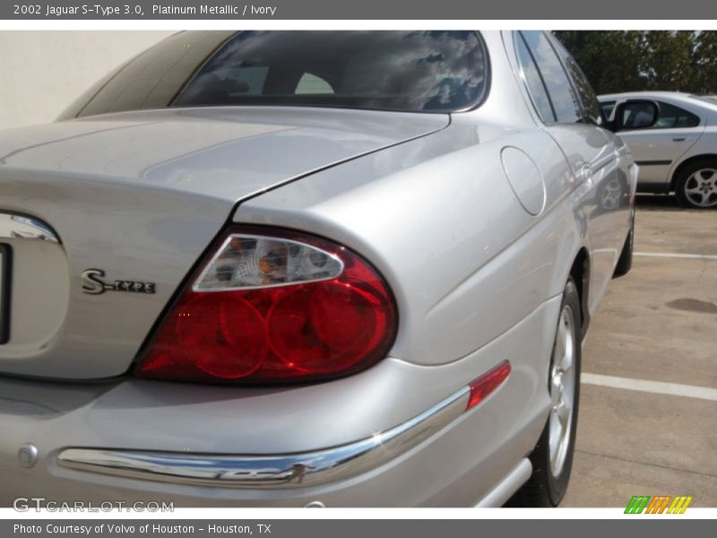 Platinum Metallic / Ivory 2002 Jaguar S-Type 3.0