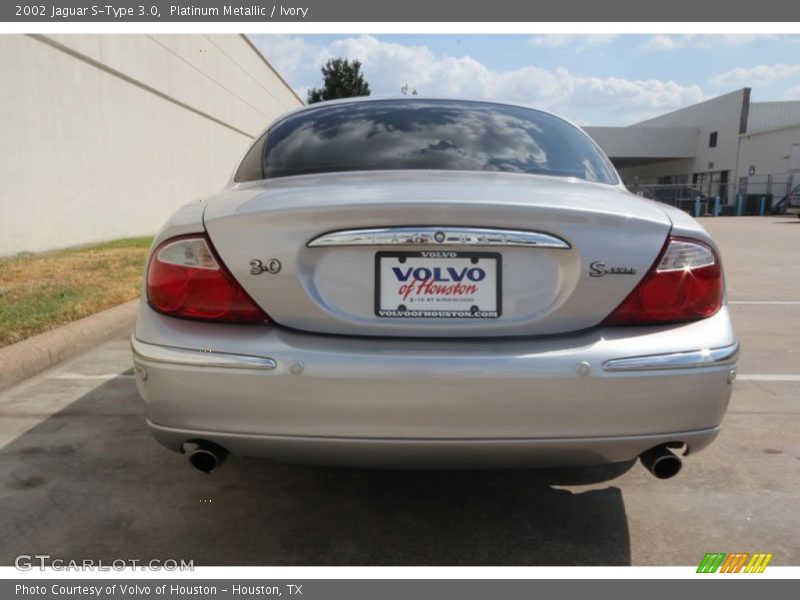 Platinum Metallic / Ivory 2002 Jaguar S-Type 3.0