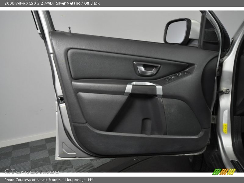 Silver Metallic / Off Black 2008 Volvo XC90 3.2 AWD