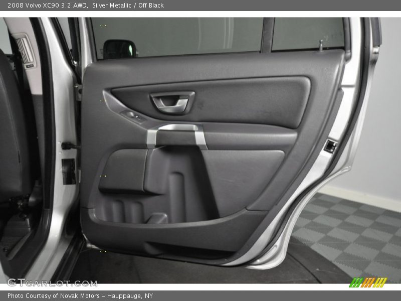 Silver Metallic / Off Black 2008 Volvo XC90 3.2 AWD