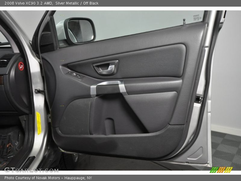 Silver Metallic / Off Black 2008 Volvo XC90 3.2 AWD