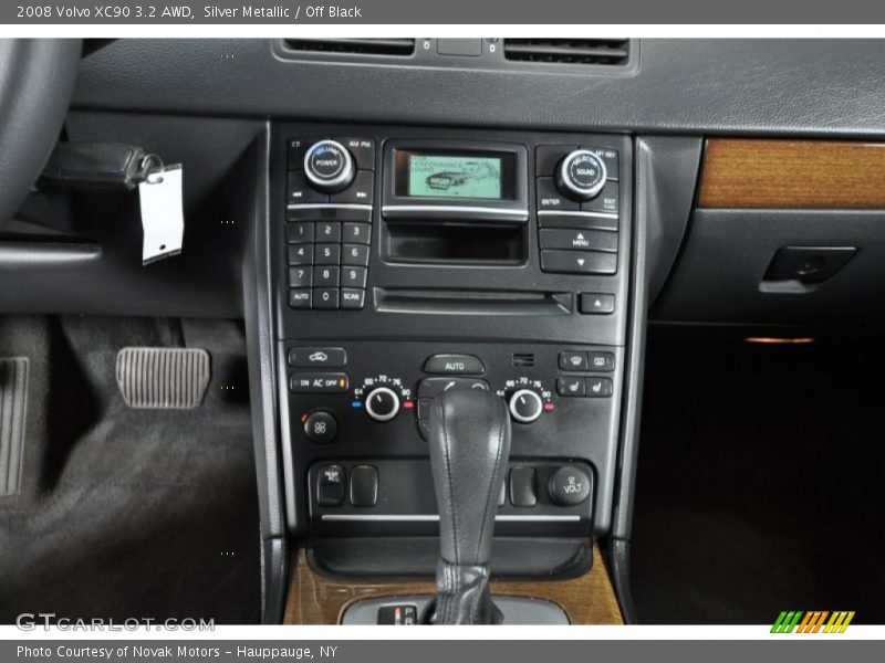 Silver Metallic / Off Black 2008 Volvo XC90 3.2 AWD