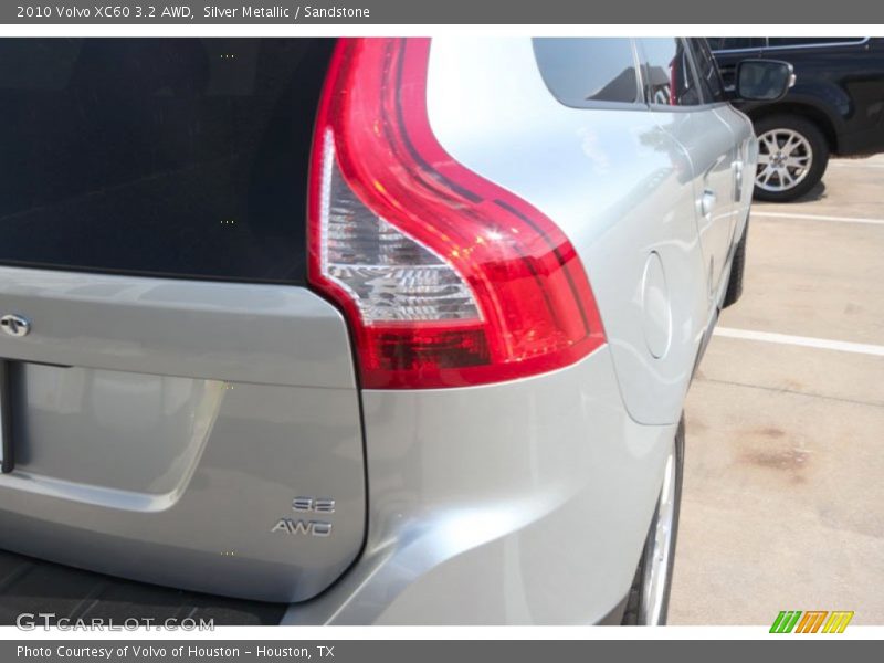 Silver Metallic / Sandstone 2010 Volvo XC60 3.2 AWD