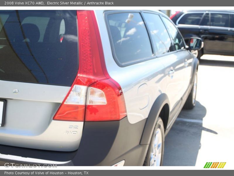 Electric Silver Metallic / Anthracite Black 2008 Volvo XC70 AWD