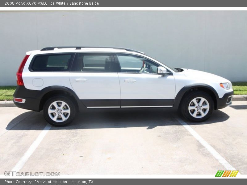 Ice White / Sandstone Beige 2008 Volvo XC70 AWD