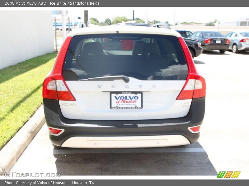 Ice White / Sandstone Beige 2008 Volvo XC70 AWD