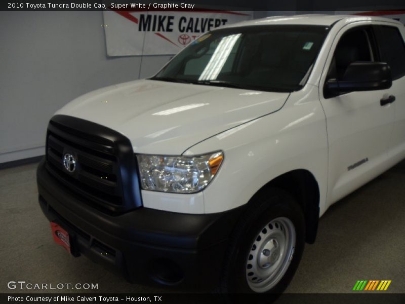 Super White / Graphite Gray 2010 Toyota Tundra Double Cab