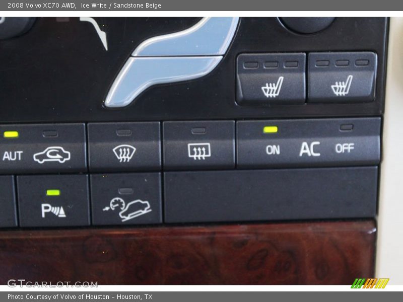 Ice White / Sandstone Beige 2008 Volvo XC70 AWD