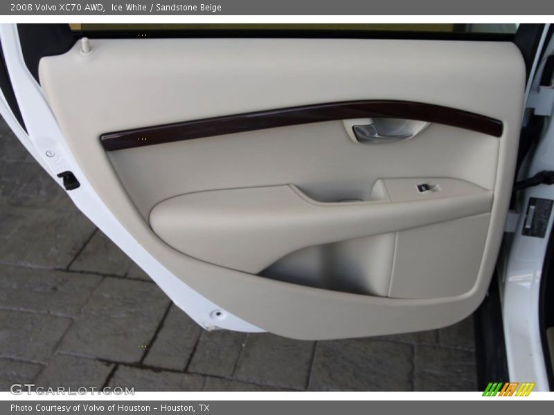 Ice White / Sandstone Beige 2008 Volvo XC70 AWD