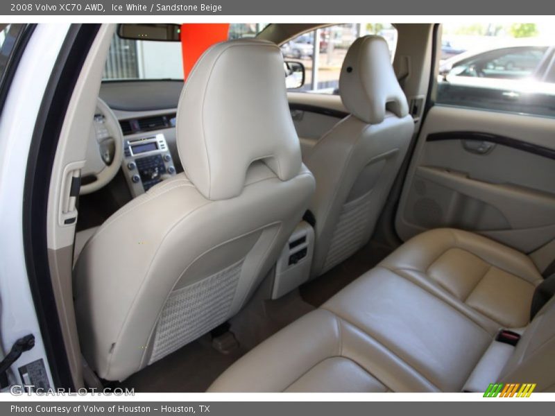 Ice White / Sandstone Beige 2008 Volvo XC70 AWD