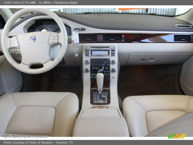 Ice White / Sandstone Beige 2008 Volvo XC70 AWD