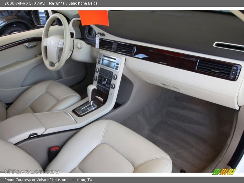 Ice White / Sandstone Beige 2008 Volvo XC70 AWD