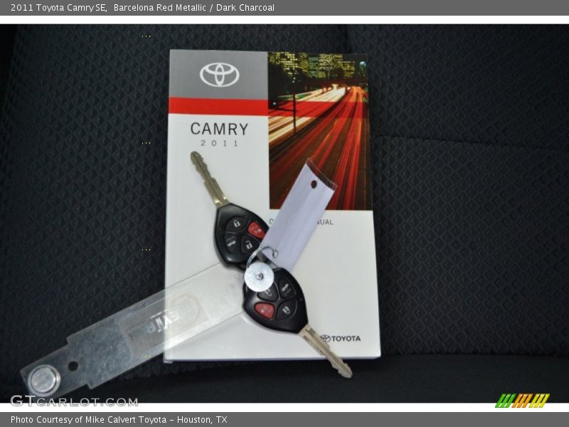 Barcelona Red Metallic / Dark Charcoal 2011 Toyota Camry SE
