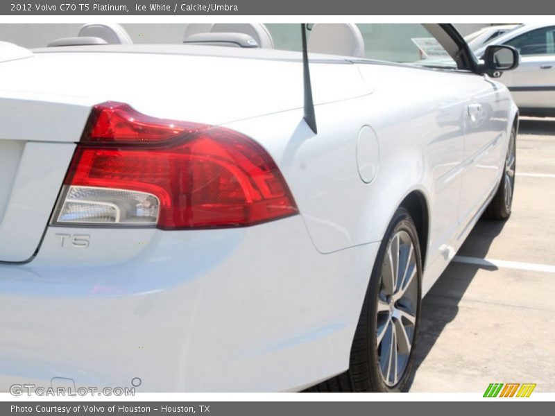 Ice White / Calcite/Umbra 2012 Volvo C70 T5 Platinum