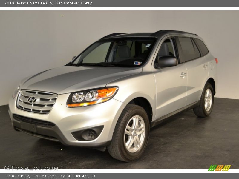 Radiant Silver / Gray 2010 Hyundai Santa Fe GLS