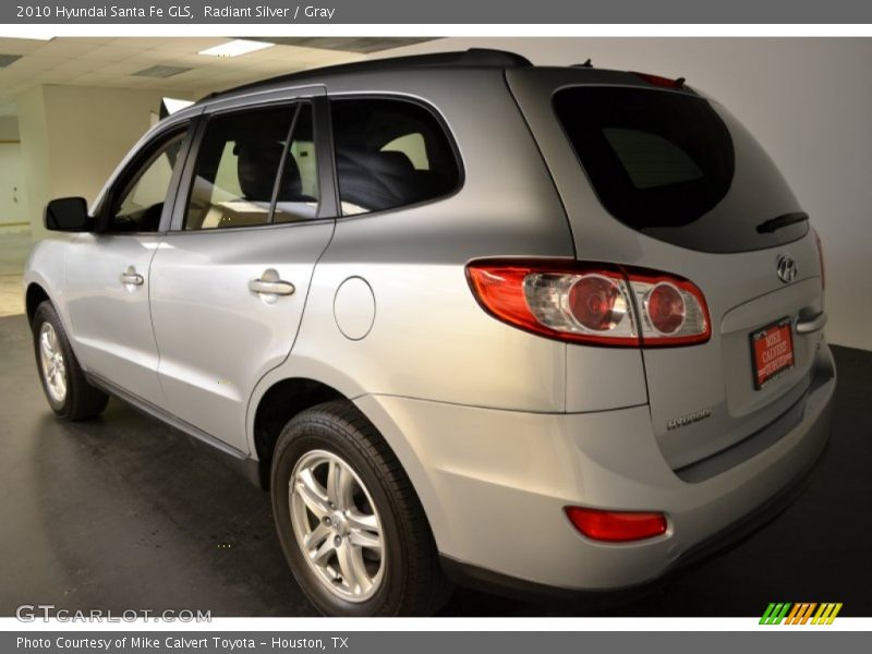Radiant Silver / Gray 2010 Hyundai Santa Fe GLS