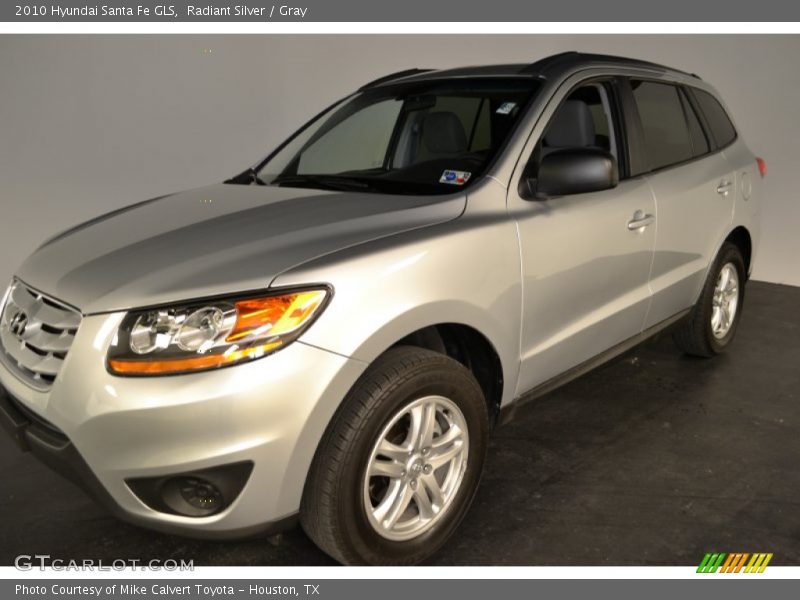 Radiant Silver / Gray 2010 Hyundai Santa Fe GLS