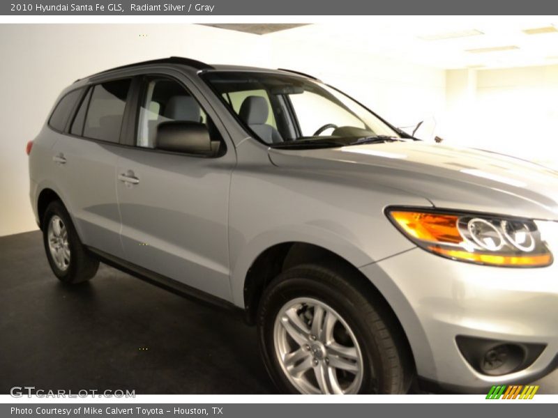 Radiant Silver / Gray 2010 Hyundai Santa Fe GLS
