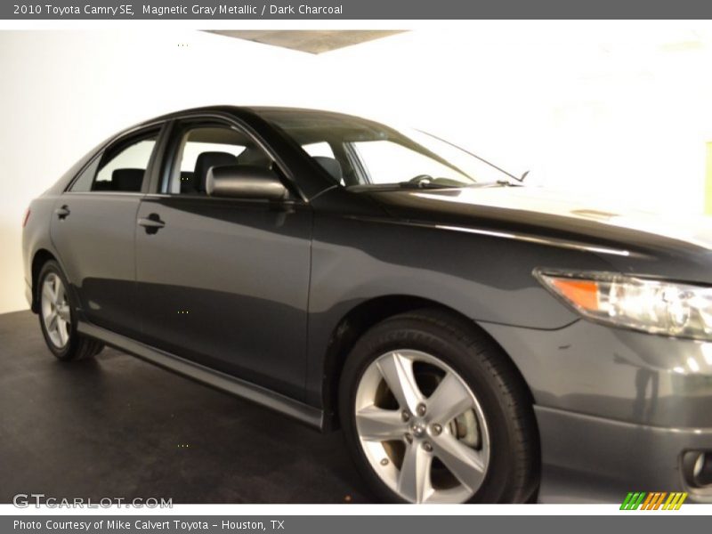 Magnetic Gray Metallic / Dark Charcoal 2010 Toyota Camry SE