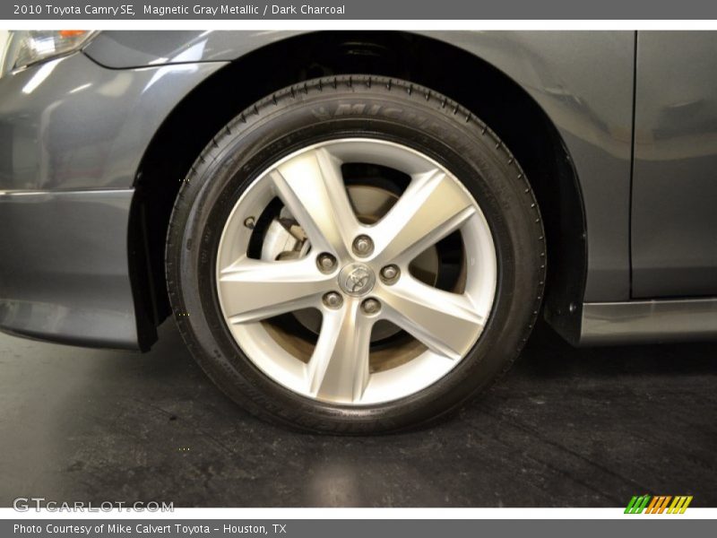 Magnetic Gray Metallic / Dark Charcoal 2010 Toyota Camry SE