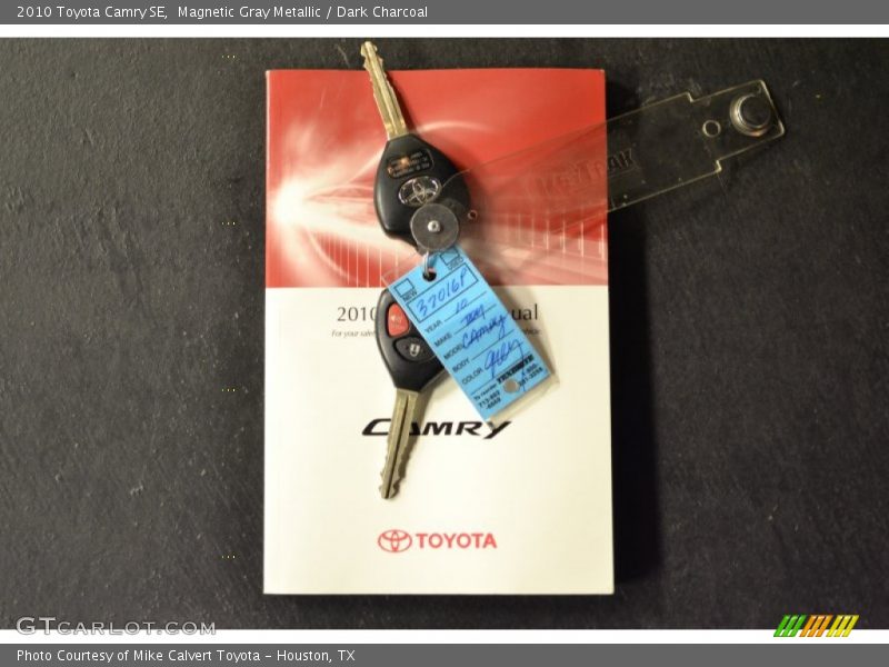 Magnetic Gray Metallic / Dark Charcoal 2010 Toyota Camry SE
