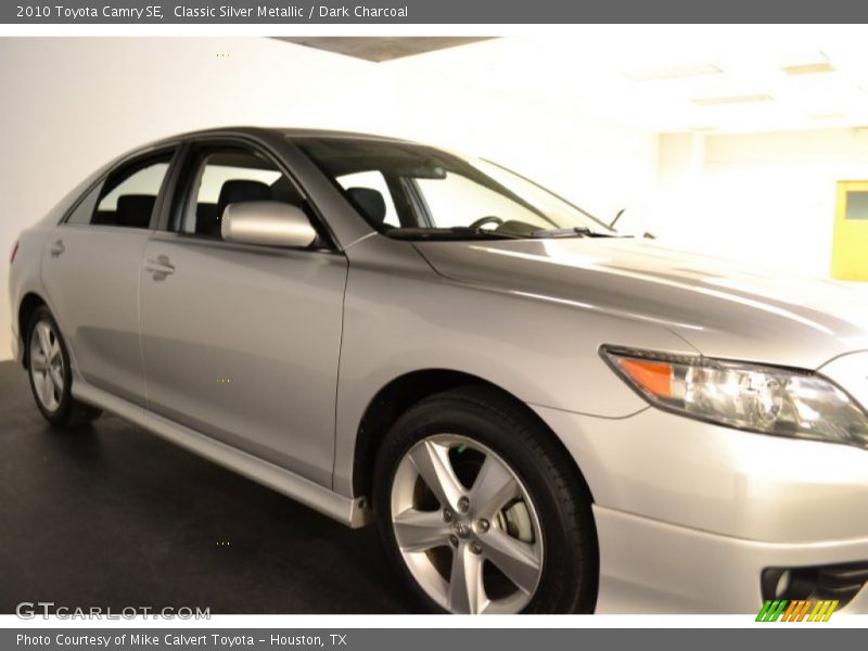 Classic Silver Metallic / Dark Charcoal 2010 Toyota Camry SE